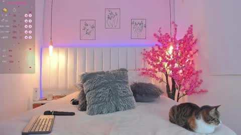 Snapshot of ivy___collins chatting on 03-01-25, 12:07 maria online show from 03-01-25, 12:07