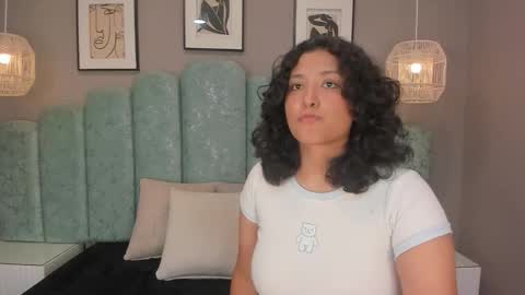 Snapshot of ivy_and_molly chatting on 09-10-25, 08:31 Ivy and Molly online show from 09-10-25, 08:31