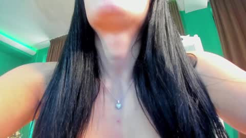 Snapshot of ivy_bellee chatting on 12-20-24, 09:32 Ivy bellee online show from 12-20-24, 09:32