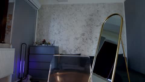 Snapshot of ivy_bellee chatting on 01-22-25, 12:06 Ivy bellee online show from 01-22-25, 12:06