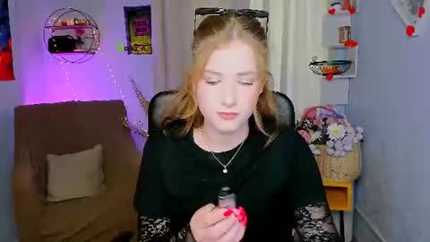 Snapshot of ivy_frost chatting on 07-10-26, 12:19 Ivy online show from 07-10-26, 12:19