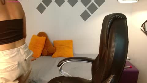 Snapshot of ivy_gail chatting on 12-10-24, 04:13  IVY online show from 12-10-24, 04:13