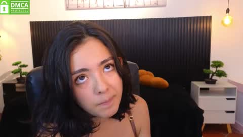 Snapshot of ivy_gail chatting on 10-19-25, 05:52  IVY online show from 10-19-25, 05:52