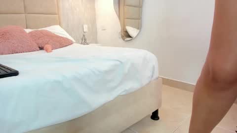 IVY  online show from 12-20-25, 02:24