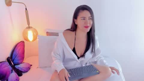 Ivy  online show from 02-21-26, 12:17