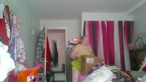 ivyjane3522 online show from 04-23-26, 02:52