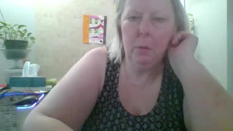 ivyjane3522 online show from 04-25-26, 01:41
