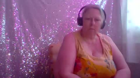 ivyjane3522 online show from 04-30-26, 10:47