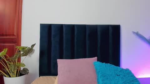 IvyJhonss online show from 10-14-25, 11:44