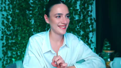 Miss Ivy online show from 12-08-24, 08:58