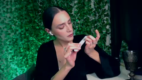 Miss Ivy online show from 12-29-24, 07:53