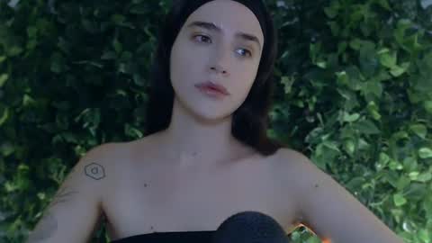Snapshot of ivyjonson chatting on 07-10-26, 12:15 Miss Ivy online show from 07-10-26, 12:15