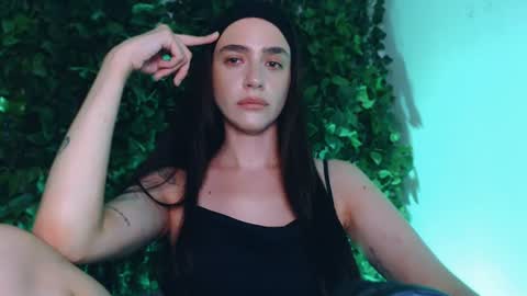 Snapshot of ivyjonson chatting on 07-17-26, 10:25 Miss Ivy online show from 07-17-26, 10:25