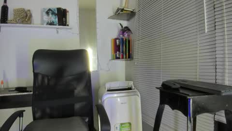 Snapshot of ivymilleer chatting on 02-09-26, 12:53 ivymilleer online show from 02-09-26, 12:53