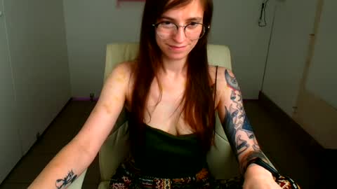 Snapshot of ivynoir_ chatting on 06-26-26, 12:53 Ivy online show from 06-26-26, 12:53