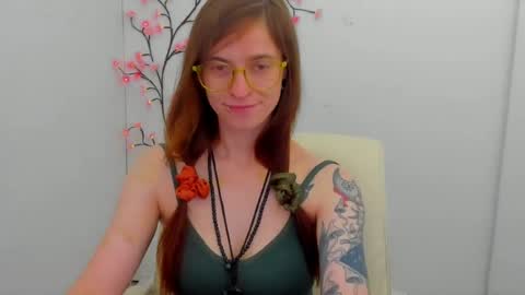 Snapshot of ivynoir_ chatting on 06-27-26, 01:39 Ivy online show from 06-27-26, 01:39