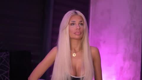 IvyRowa online show from 12-14-25, 06:45