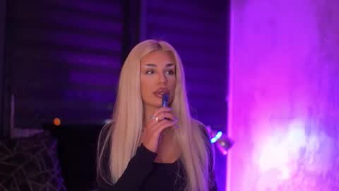 IvyRowa online show from 02-04-26, 06:25