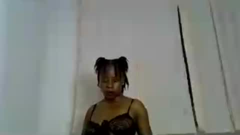 iynika online show from 07-25-26, 11:57