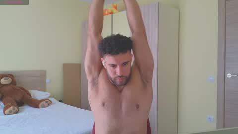 Snapshot of izaak_lover chatting on 04-26-26, 05:54 Izaak online show from 04-26-26, 05:54