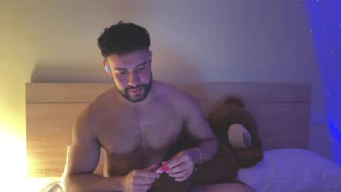Snapshot of izaak_lover chatting on 05-05-26, 10:40 Izaak online show from 05-05-26, 10:40