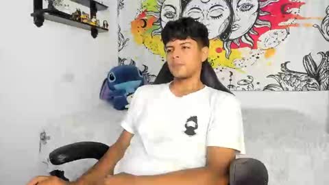 Snapshot of izan_jensen chatting on 09-27-25, 02:05 Izan online show from 09-27-25, 02:05
