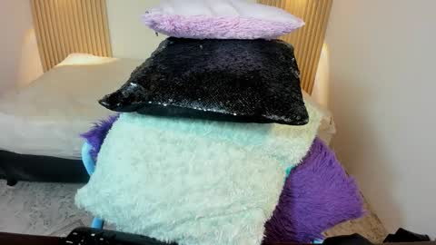 izelevans online show from 02-02-26, 12:15