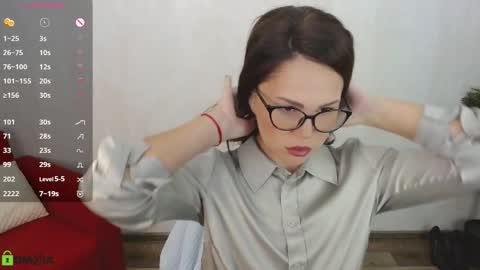 Queen of nylon  Victoria online show from 10-02-25, 05:25