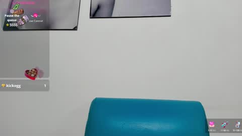 Snapshot of izzy_cum chatting on 02-02-25, 07:35 Izzy online show from 02-02-25, 07:35