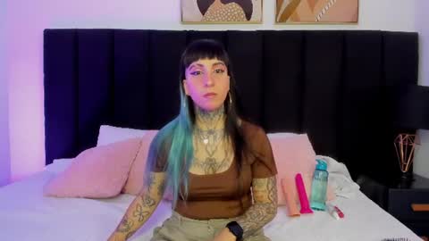 Snapshot of izzy_moon7 chatting on 06-13-26, 11:19 Izzy moon online show from 06-13-26, 11:19