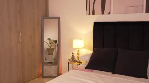 Izzy vega  online show from 04-01-26, 12:44