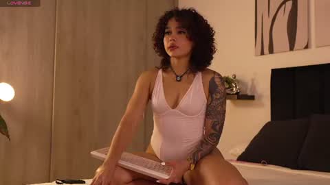 Izzy vega  online show from 06-10-26, 01:28