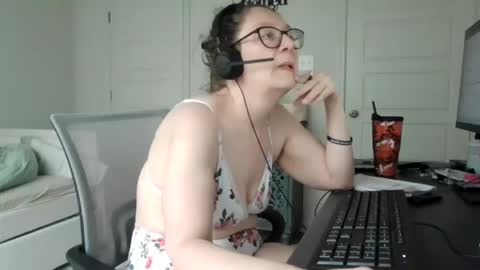 Snapshot of izzynoela chatting on 09-22-25, 04:42 izzynoela online show from 09-22-25, 04:42