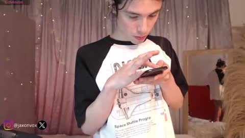 Hey im Jaxxxon check my info     online show from 07-30-26, 11:20