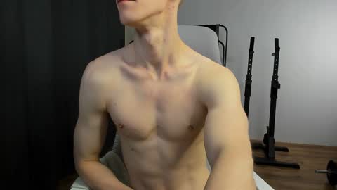 Snapshot of j_akira13 chatting on 02-04-25, 09:28 Danny online show from 02-04-25, 09:28