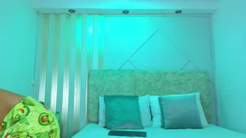 j_belle_ online show from 03-14-26, 02:00