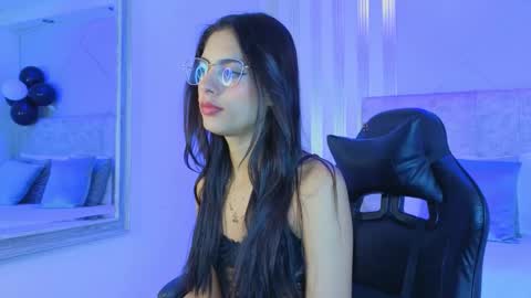 j_belle_ online show from 03-22-26, 02:53