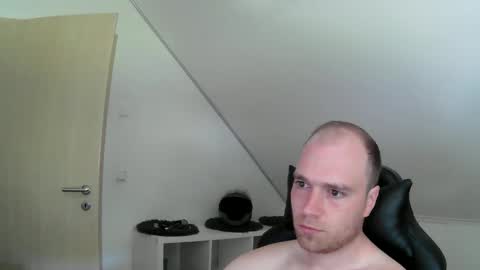 Snapshot of j_german783377 chatting on 05-25-26, 08:31 here4y online show from 05-25-26, 08:31