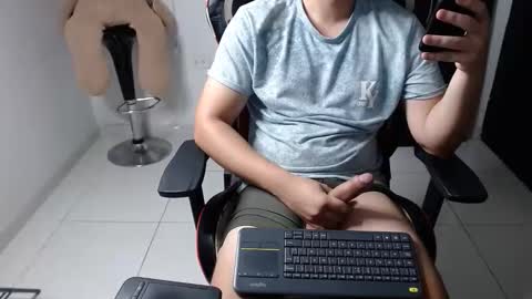 Snapshot of jack_boy_cum chatting on 10-15-25, 11:27 Jack online show from 10-15-25, 11:27