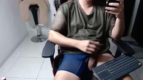 Snapshot of jack_boy_cum chatting on 10-18-25, 04:48 Jack online show from 10-18-25, 04:48