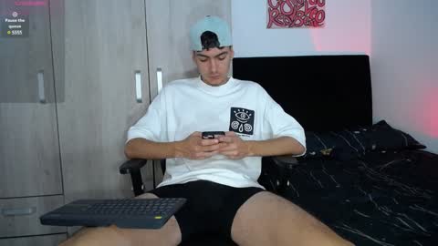 INDEPENDENT MODEL online show from 02-05-25, 11:12