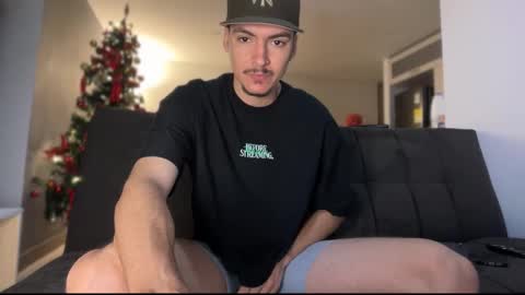 INDEPENDENT MODEL online show from 12-21-25, 09:05