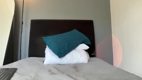 INDEPENDENT MODEL online show from 03-14-26, 05:51