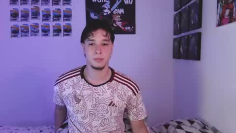 Snapshot of jack_walker190 chatting on 06-22-26, 03:25 J online show from 06-22-26, 03:25