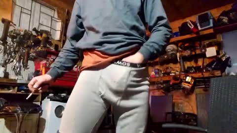 Dess online show from 12-21-24, 01:47