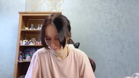 Alice online show from 11-26-25, 06:14