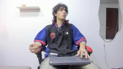 Snapshot of jackestaylor chatting on 10-25-25, 05:37 Jackes Taylor online show from 10-25-25, 05:37