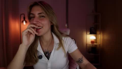 Linda Sofia help me get to 100 thumbs up online show from 02-28-26, 02:23