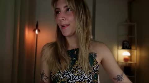 Linda Sofia help me get to 100 thumbs up online show from 03-01-26, 01:29