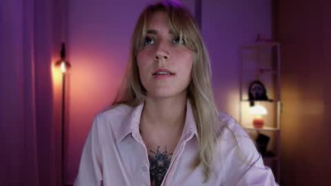 Linda Sofia help me get to 100 thumbs up online show from 03-30-26, 01:39